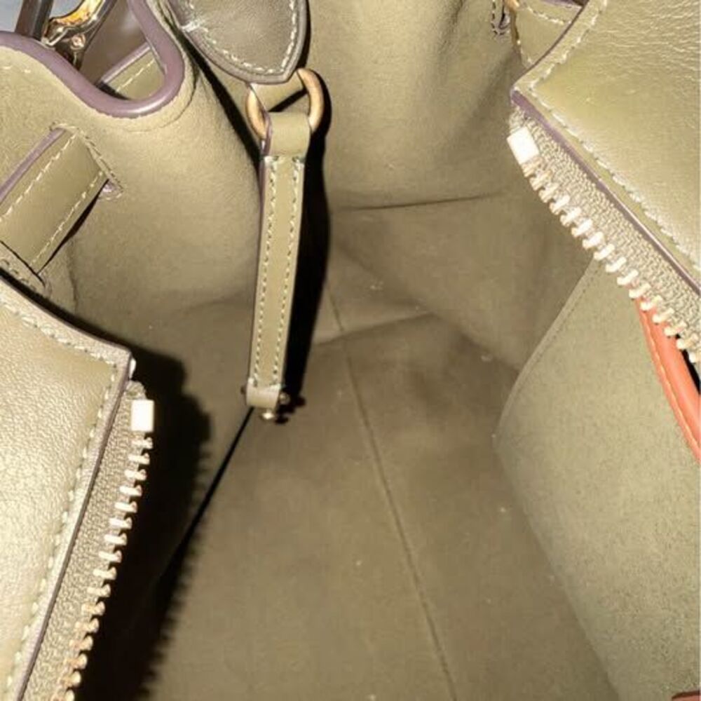 Coach Empire 40 Olive Green w/Heart Bag Charm and matching Essential Slim Wallet - Picture 4 of 8